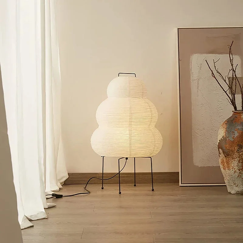 Desk Setup Japan - Japońska lampa stołowa Akari Noguchi Yong,
