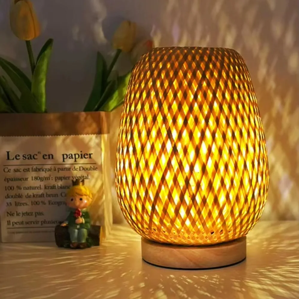 Bambusowa tkana lampa Prosta l – Desk Setup Study recenzja i cena