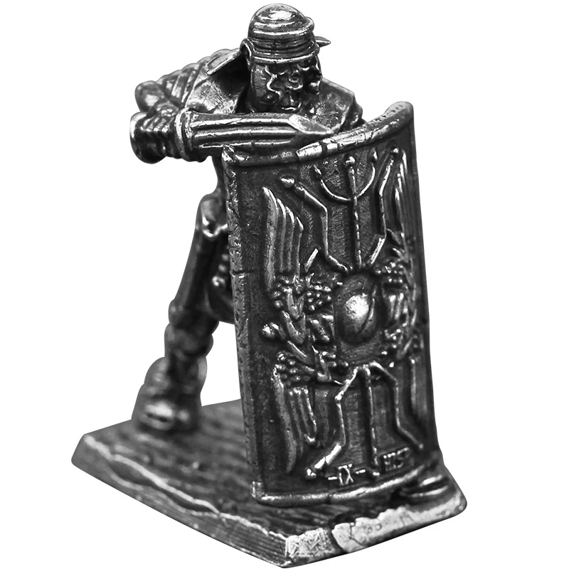 Metalowy Model Żołnierza Legii – Desk Setup Girl recenzja i cena